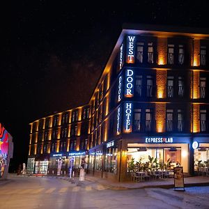 Westdoor Hotel